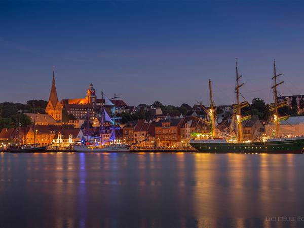 Hotel Hafen Flensburg Foto des Flensburger Hafens bei Nacht
